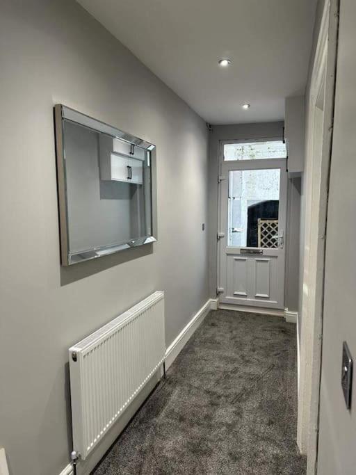 Large 1 Bedroom Flat With Private Parking Plymouth Exterior photo
